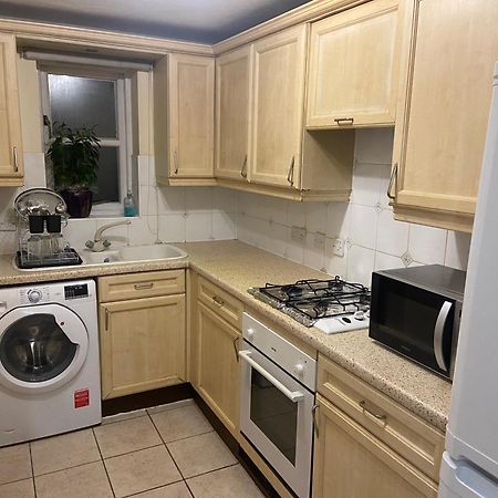 Large Double Bed And Bathroom Oxford Ngoại thất bức ảnh